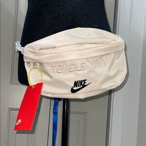 Nike Cream Belt Bag / Fanny Pack